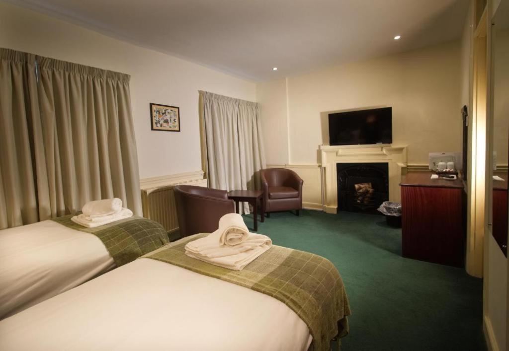New Inn Hotel Лечлейд Екстериор снимка