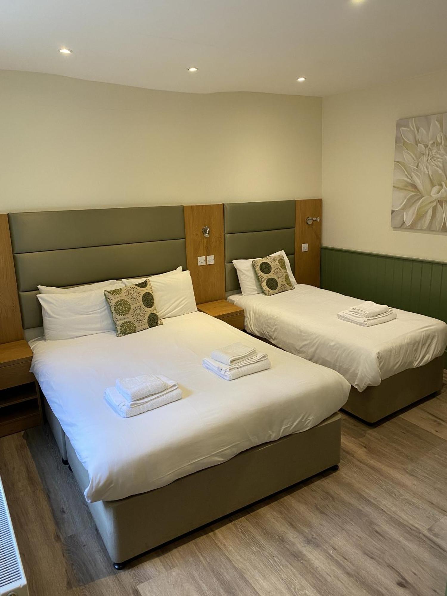 New Inn Hotel Лечлейд Стая снимка
