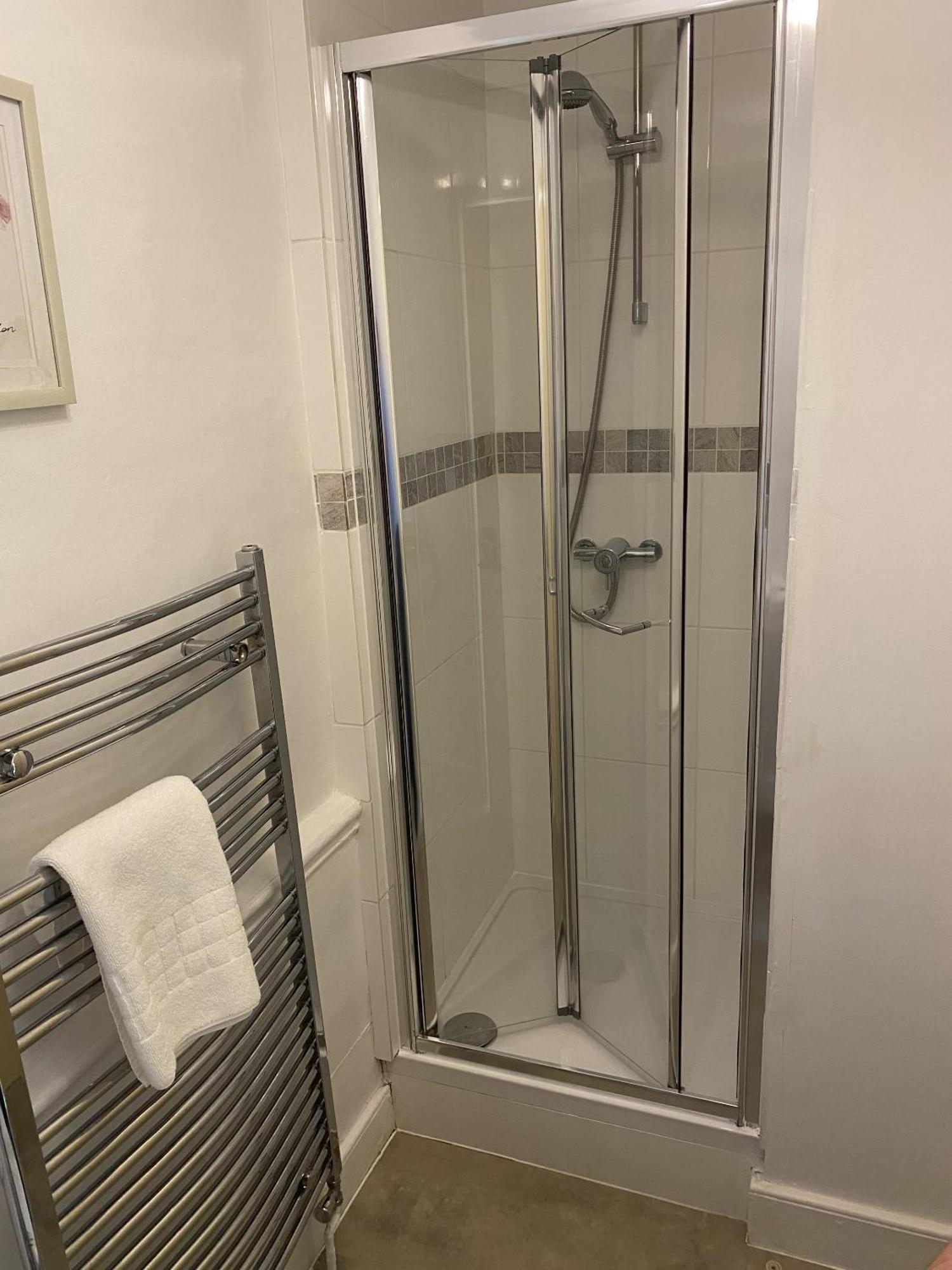 New Inn Hotel Лечлейд Стая снимка