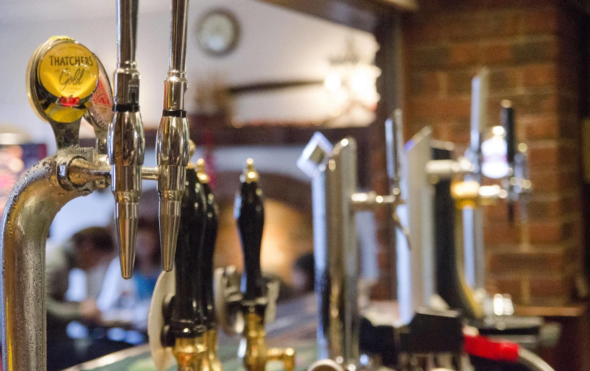 New Inn Hotel Лечлейд Екстериор снимка