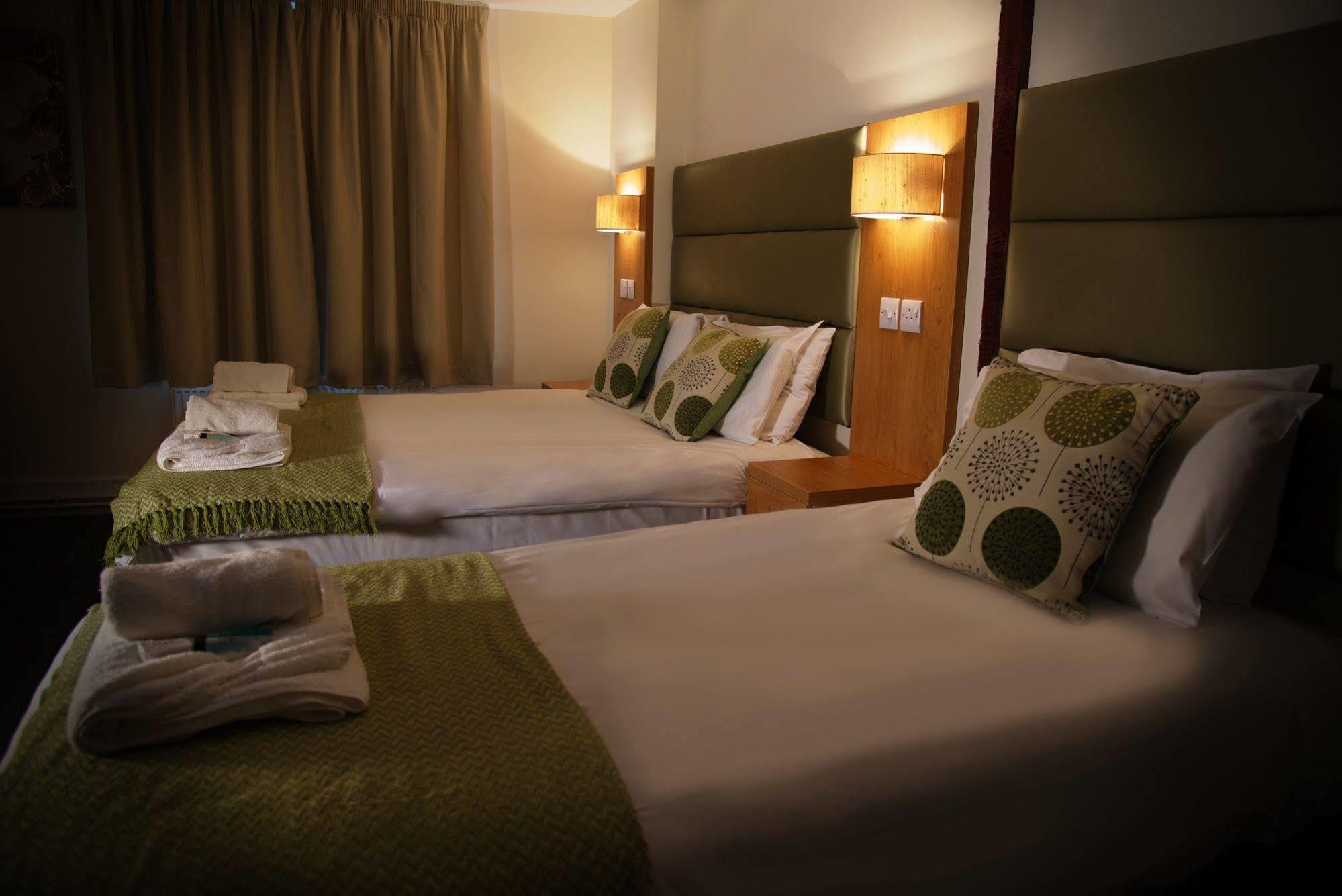 New Inn Hotel Лечлейд Екстериор снимка